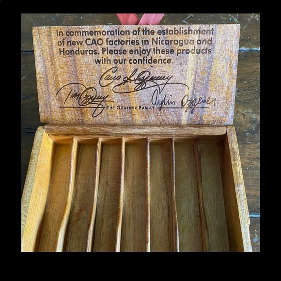 Cigar BOX STORAGE CASE - Picture 3 of 7